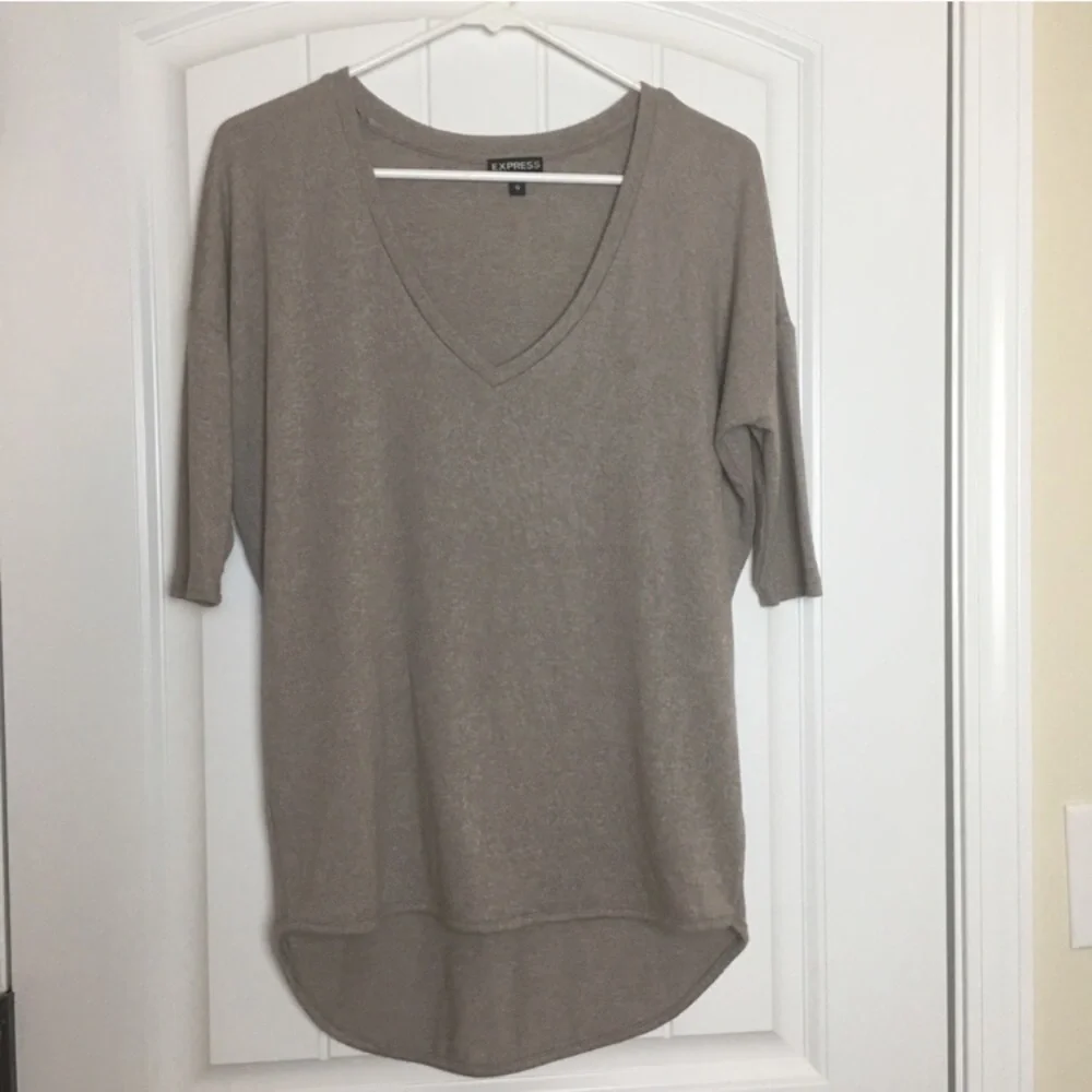 Express High Low V Neck Top Size XS - Picture 1 of 4